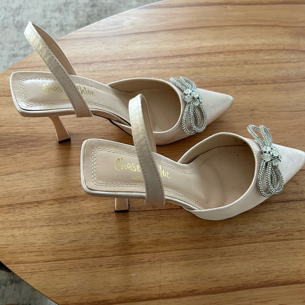 Chase and Chloe kitten heels, women’s size 6.5